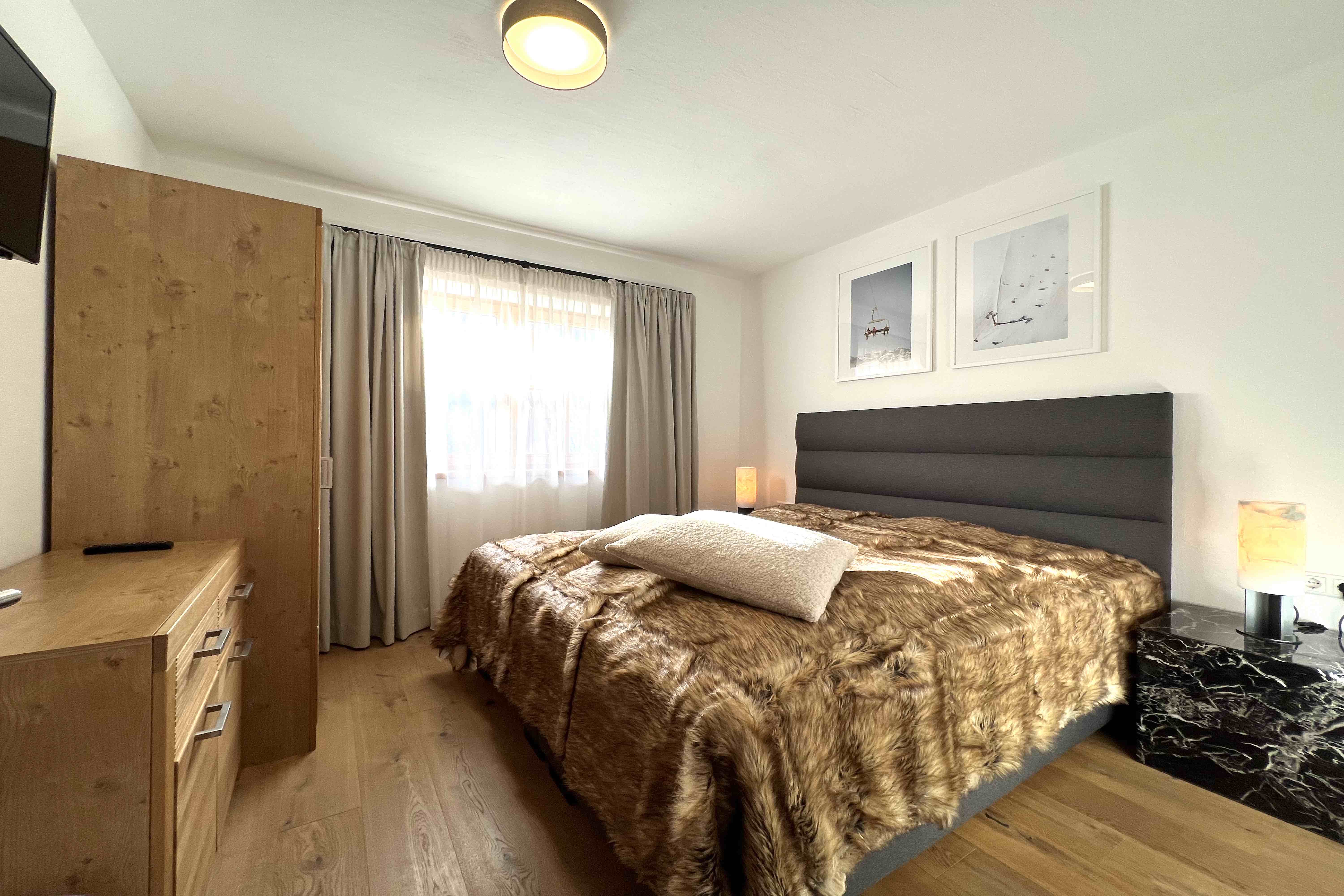 Balkon mit Bergpanorama